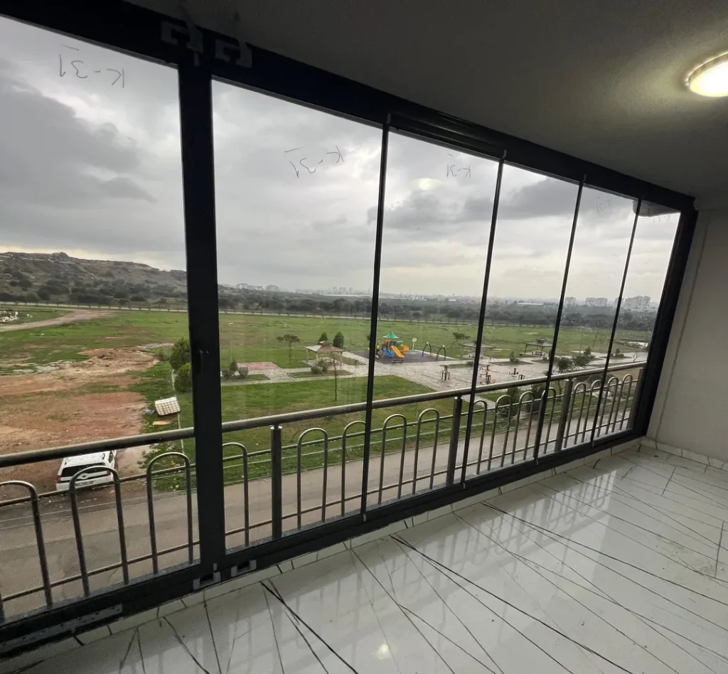 Antalya'da katlanır cam balkon montajı — Cam Balkon Center
